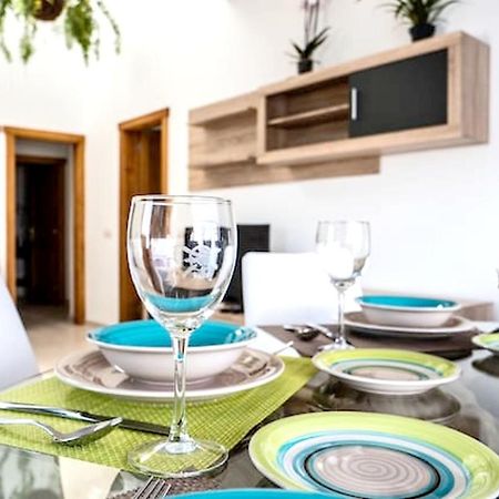 Comfortable House In Tias With Free Parking Exterior photo