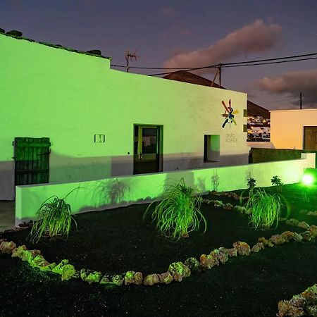 Comfortable House In Tias With Free Parking Exterior photo