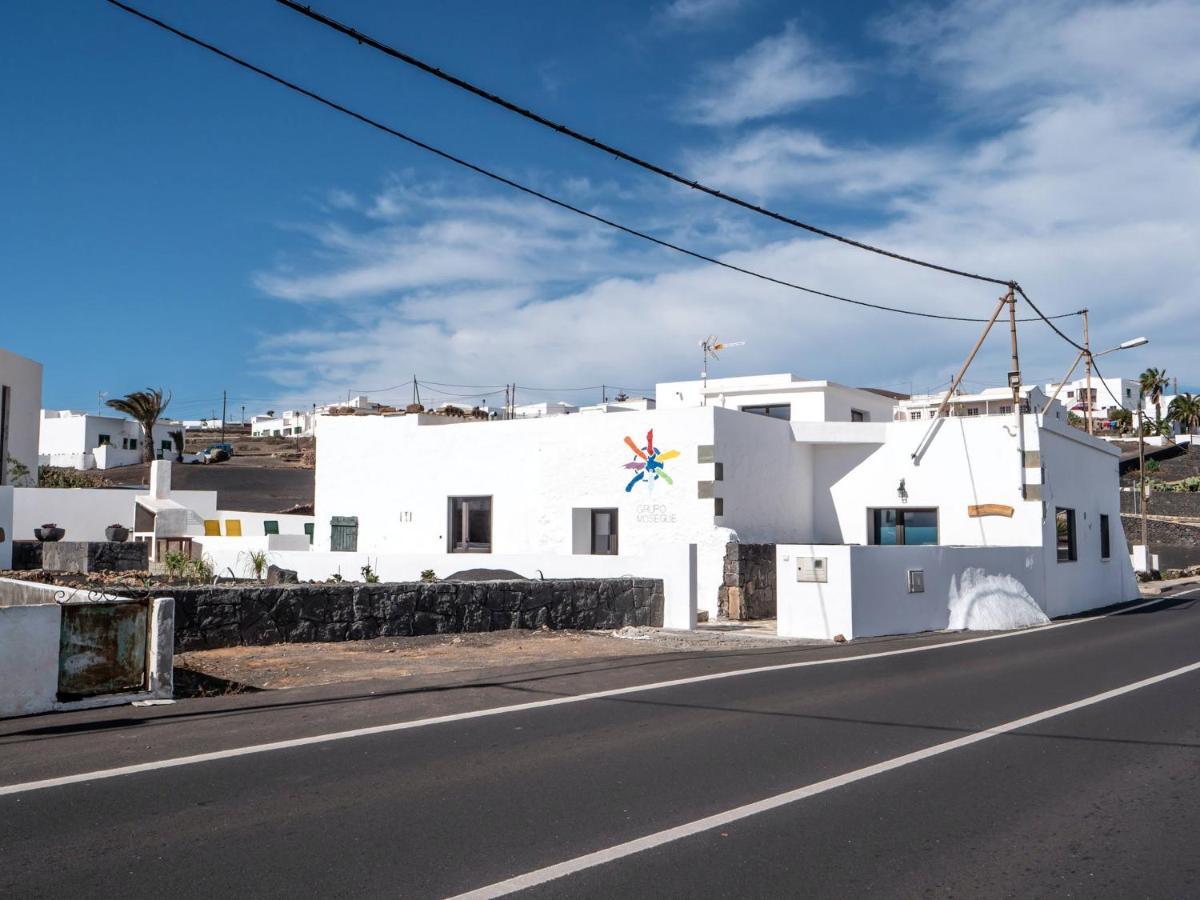 Comfortable House In Tias With Free Parking Exterior photo