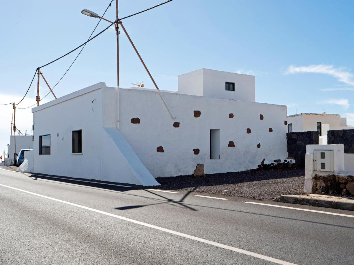 Comfortable House In Tias With Free Parking Exterior photo